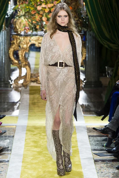 Look 38